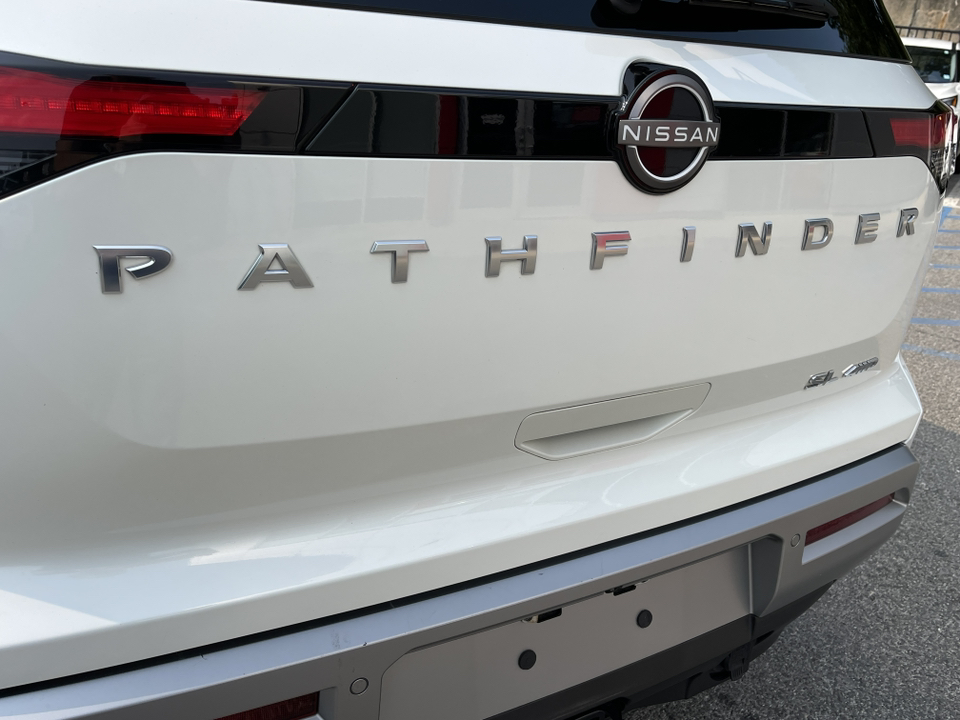 2022 Nissan Pathfinder SL 38