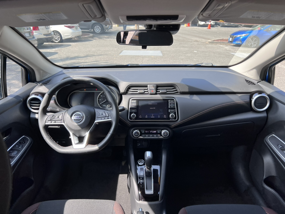 2022 Nissan Versa 1.6 SR 12