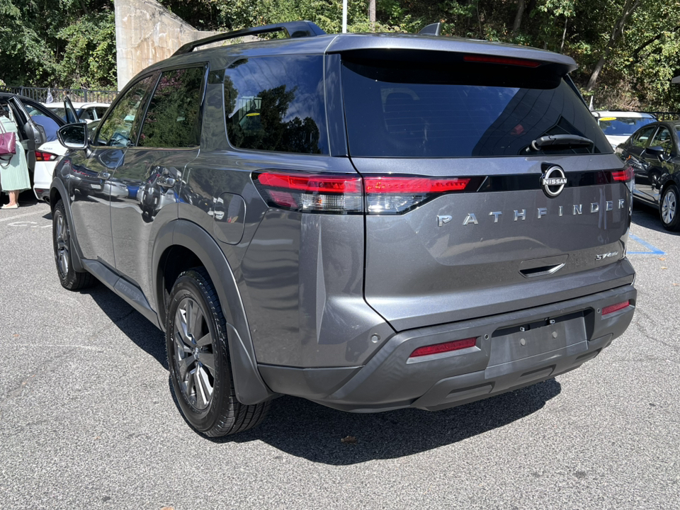 2022 Nissan Pathfinder SV 4