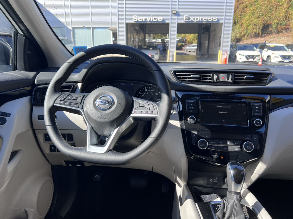 2021 Nissan Rogue Sport SV 14