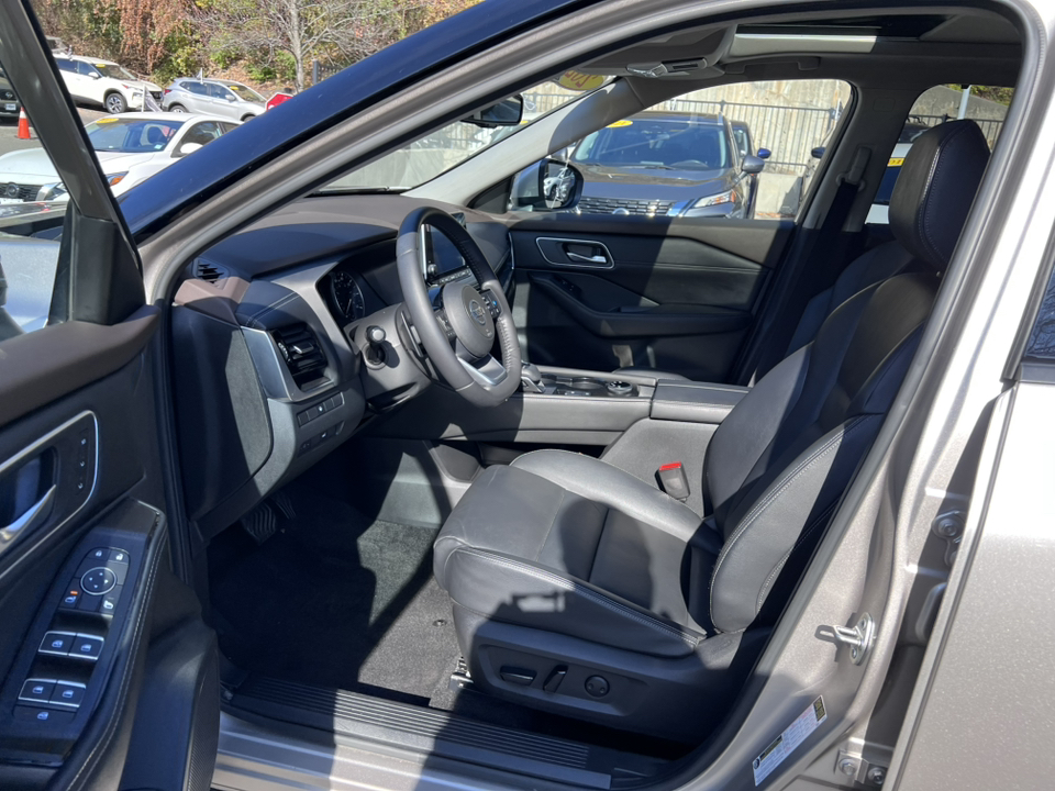 2021 Nissan Rogue SL 26