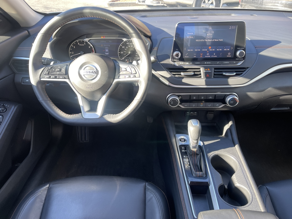 2022 Nissan Altima 2.5 SR 9