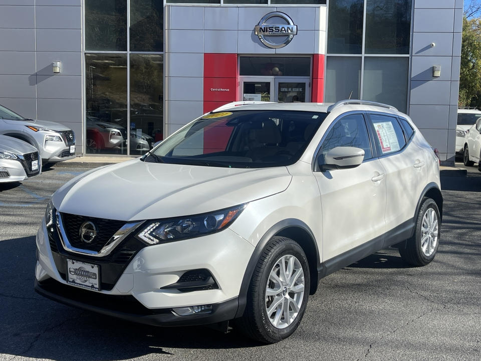 2021 Nissan Rogue Sport SV 1