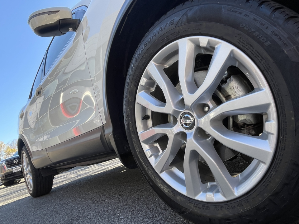 2021 Nissan Rogue Sport SV 8