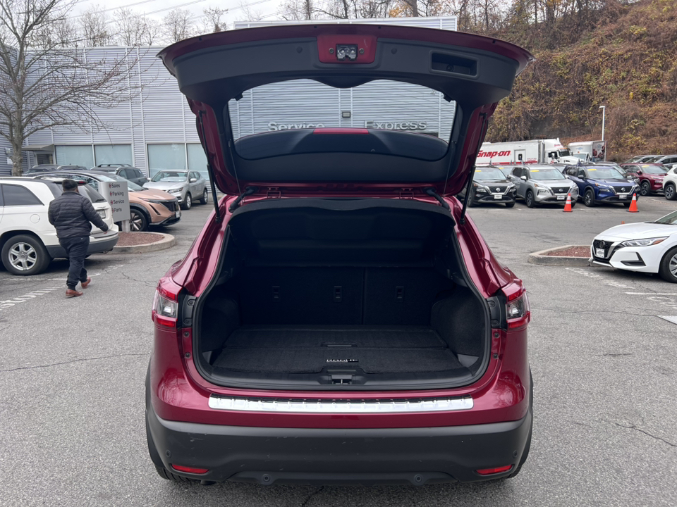 2021 Nissan Rogue Sport SV 32