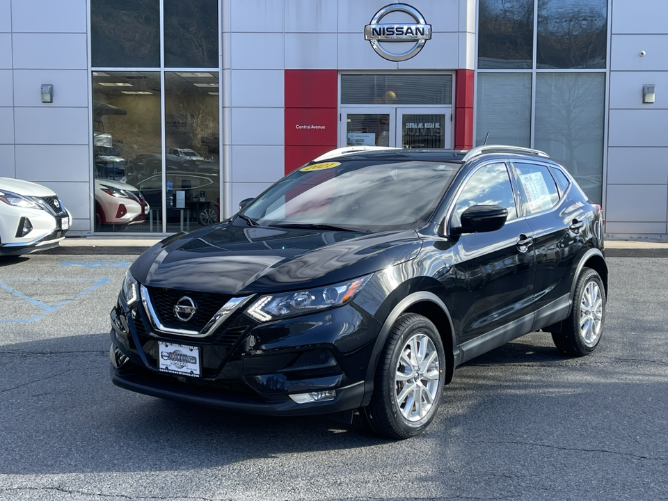 2021 Nissan Rogue Sport SV 1