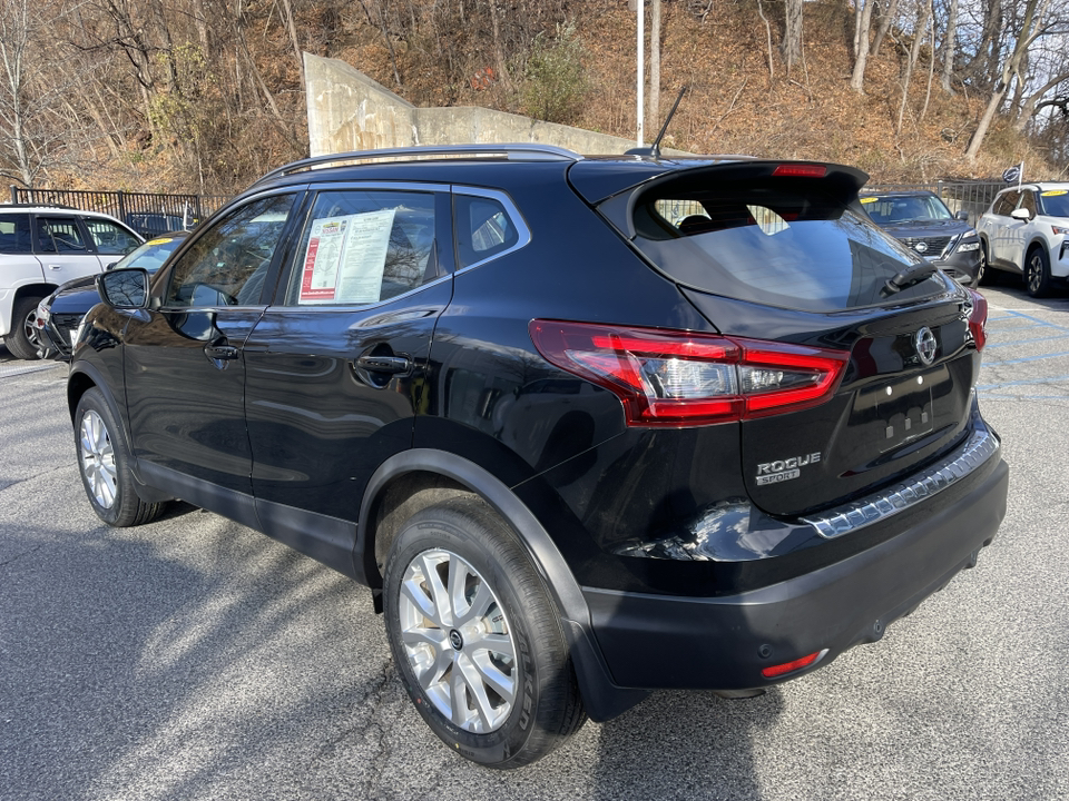 2021 Nissan Rogue Sport SV 4