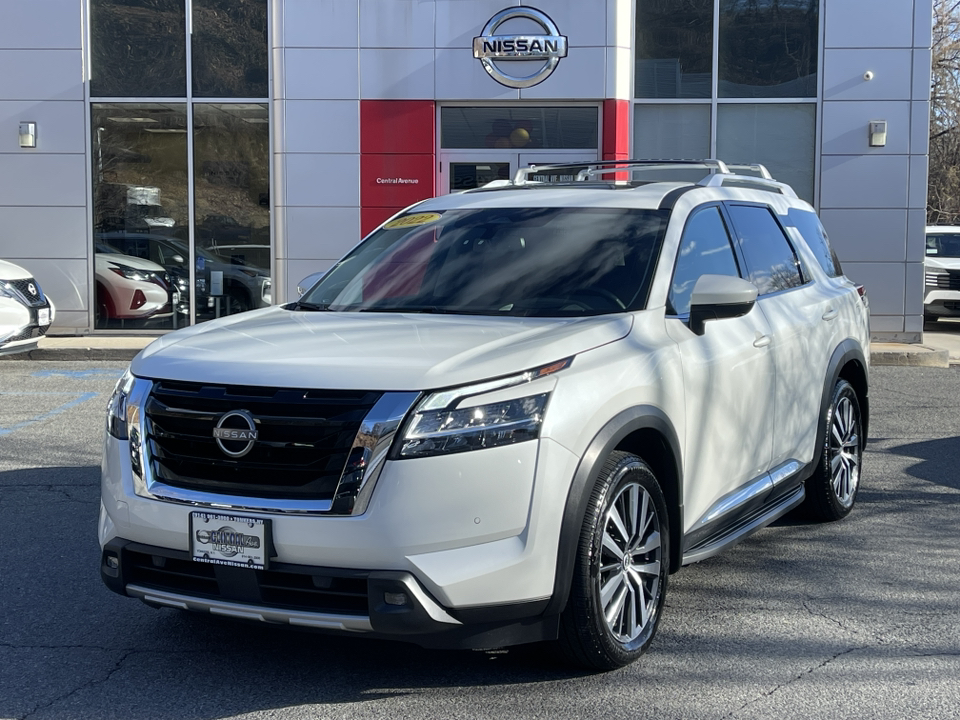 2022 Nissan Pathfinder Platinum 1