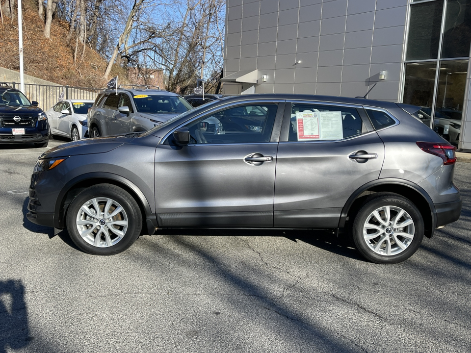 2021 Nissan Rogue Sport S 3