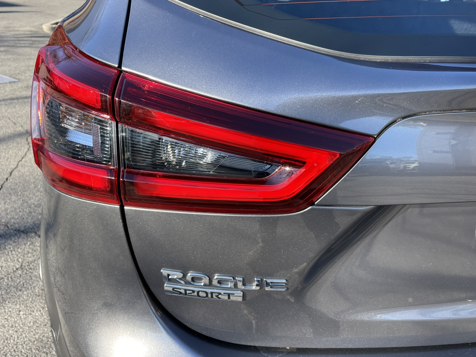 2021 Nissan Rogue Sport S 28