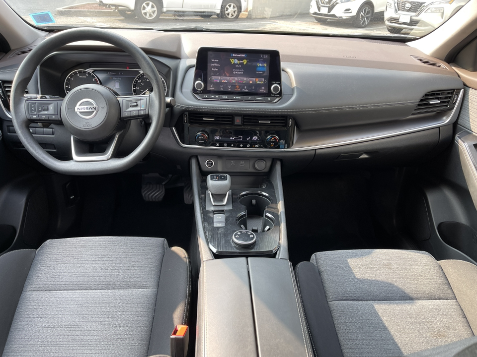 2021 Nissan Rogue SV 10