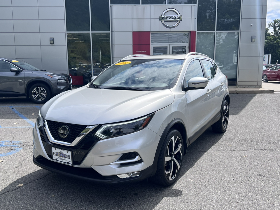 2022 Nissan Rogue Sport SL 1