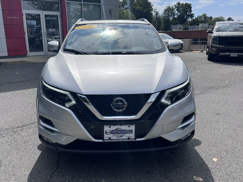 2022 Nissan Rogue Sport SL 2