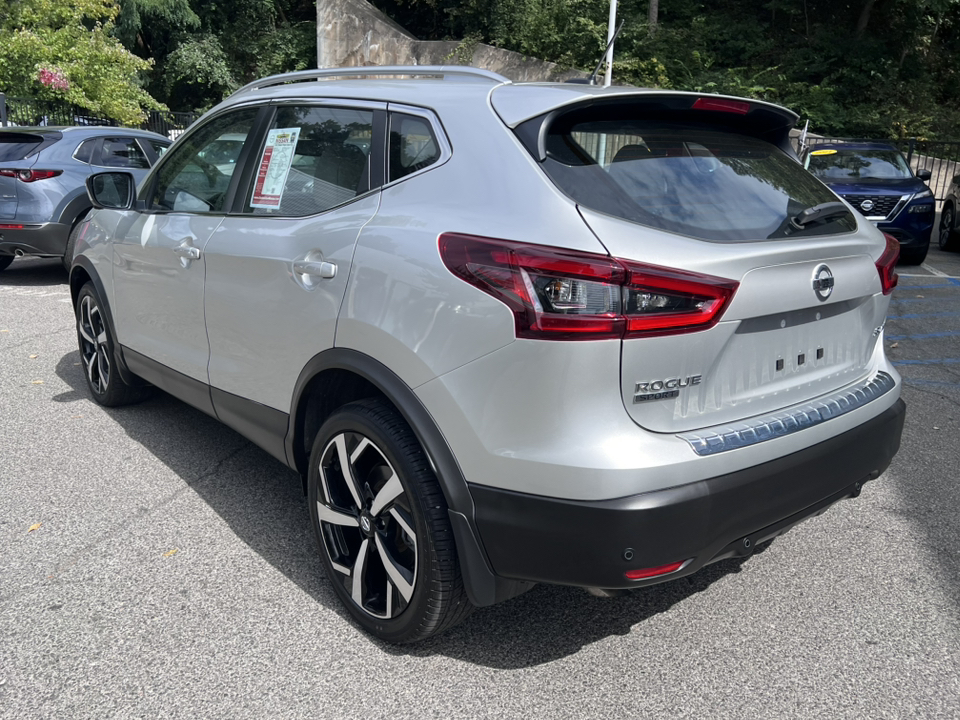 2022 Nissan Rogue Sport SL 4