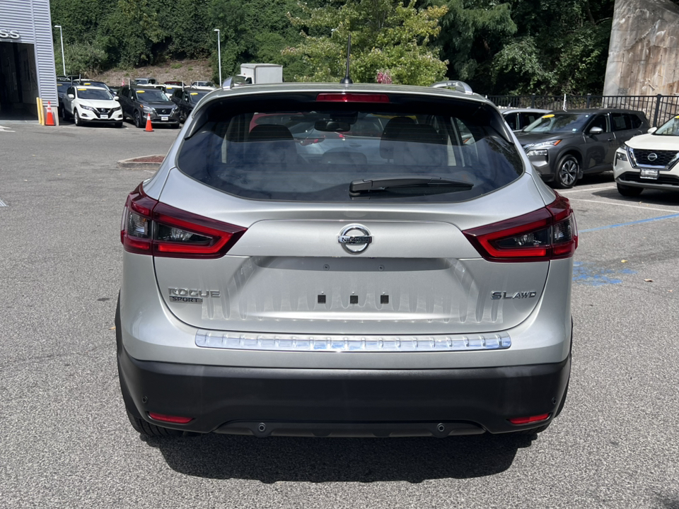 2022 Nissan Rogue Sport SL 5