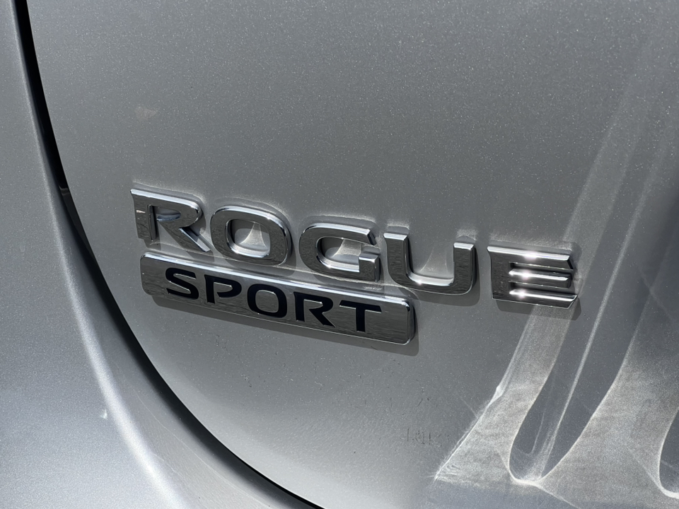 2022 Nissan Rogue Sport SL 34