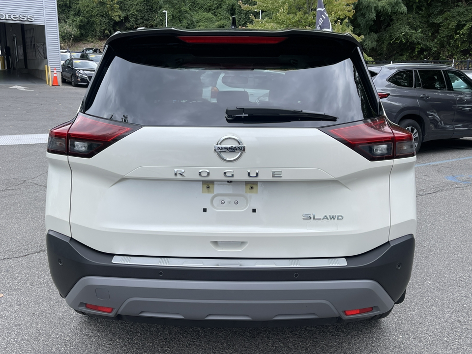 2021 Nissan Rogue SL 32