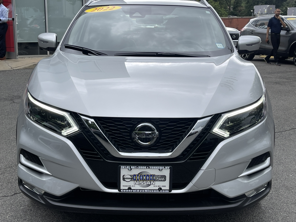 2022 Nissan Rogue Sport SL 2