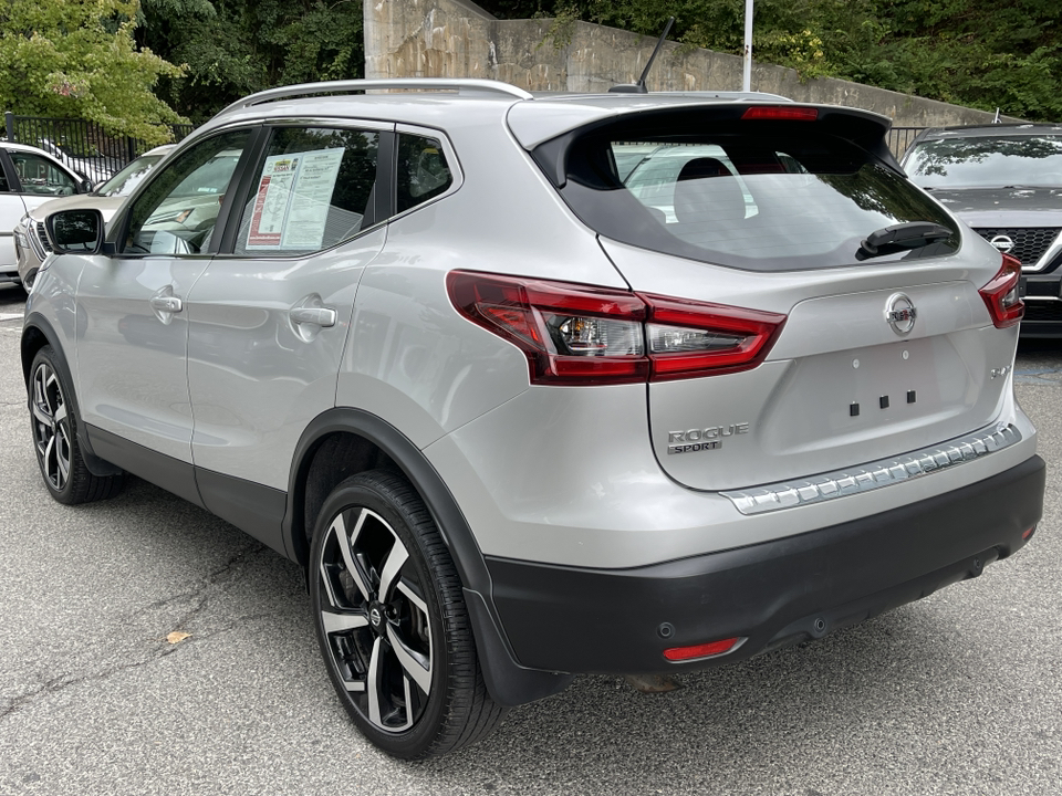 2022 Nissan Rogue Sport SL 4