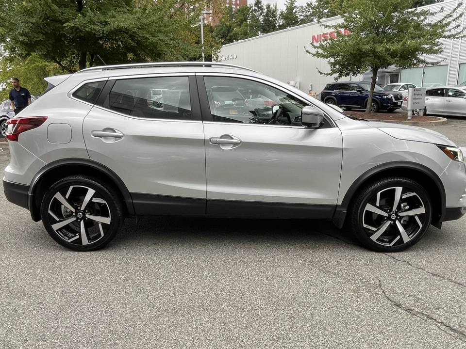 2022 Nissan Rogue Sport SL 7