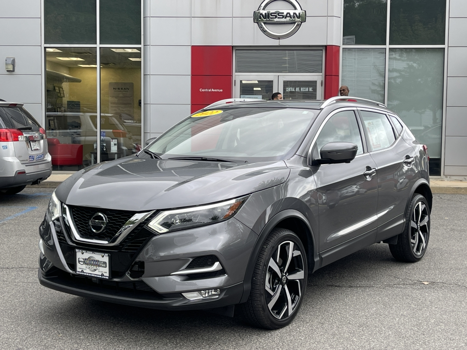 2022 Nissan Rogue Sport SL 1