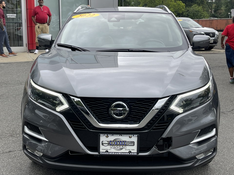 2022 Nissan Rogue Sport SL 2