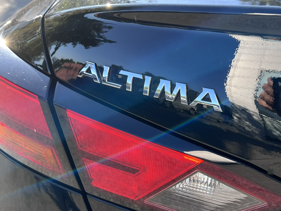 2022 Nissan Altima 2.5 SR 33