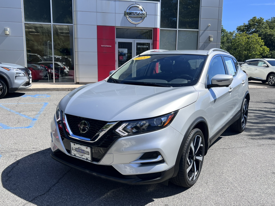 2022 Nissan Rogue Sport SL 1