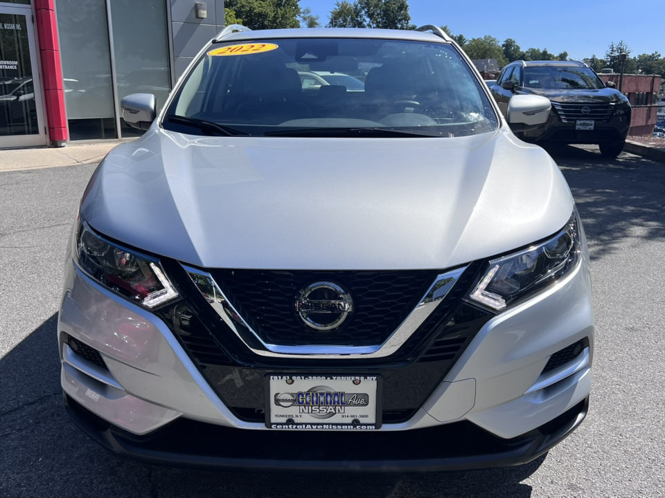 2022 Nissan Rogue Sport SL 2