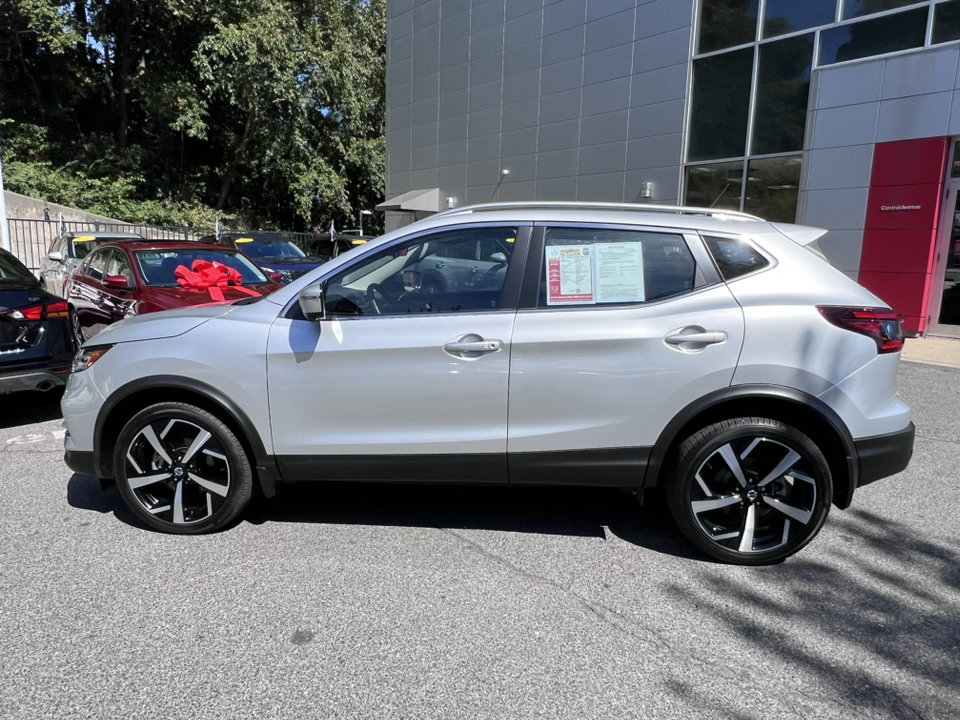 2022 Nissan Rogue Sport SL 3