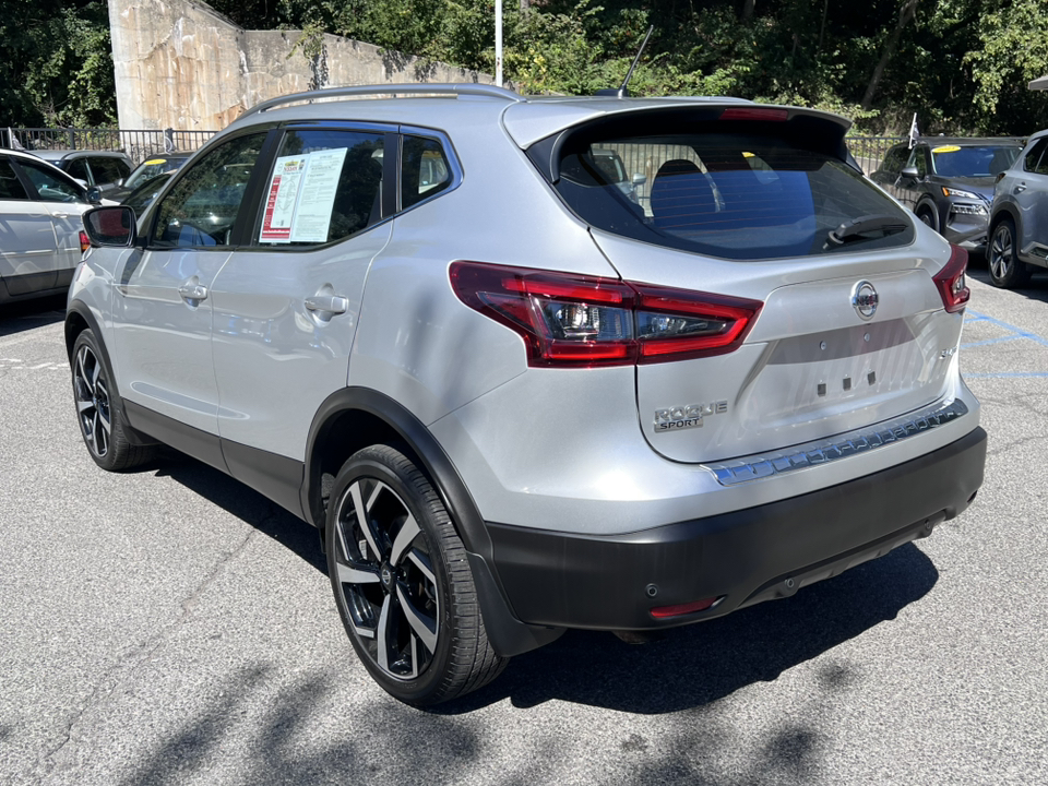 2022 Nissan Rogue Sport SL 4