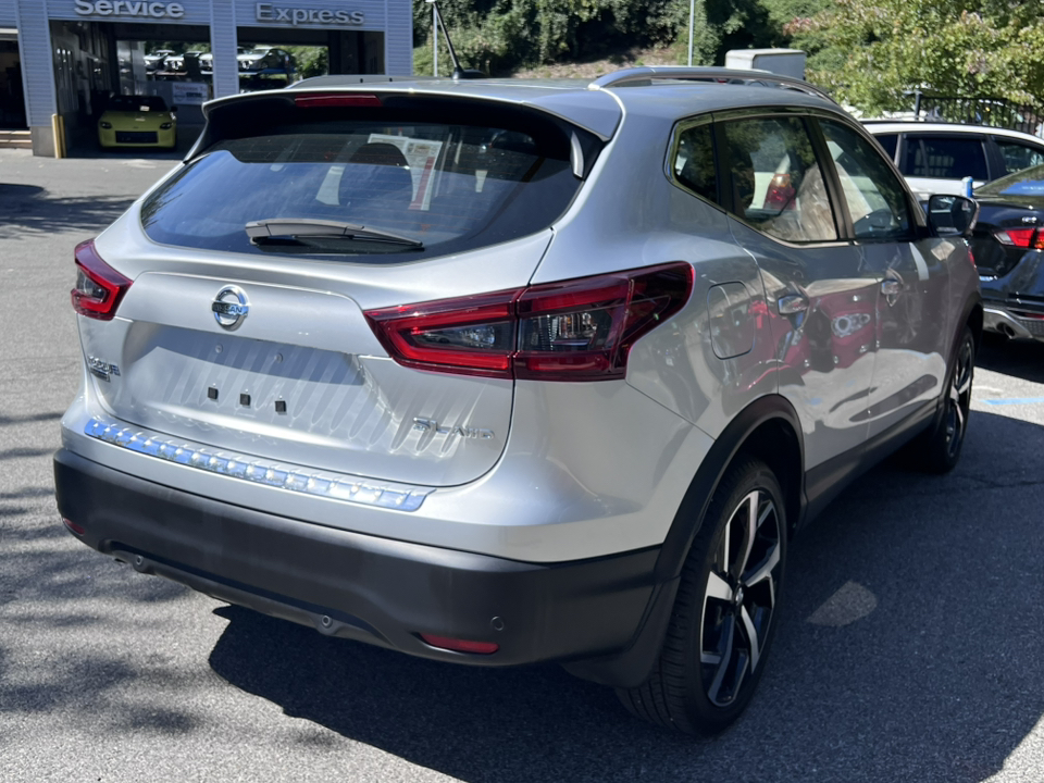 2022 Nissan Rogue Sport SL 6