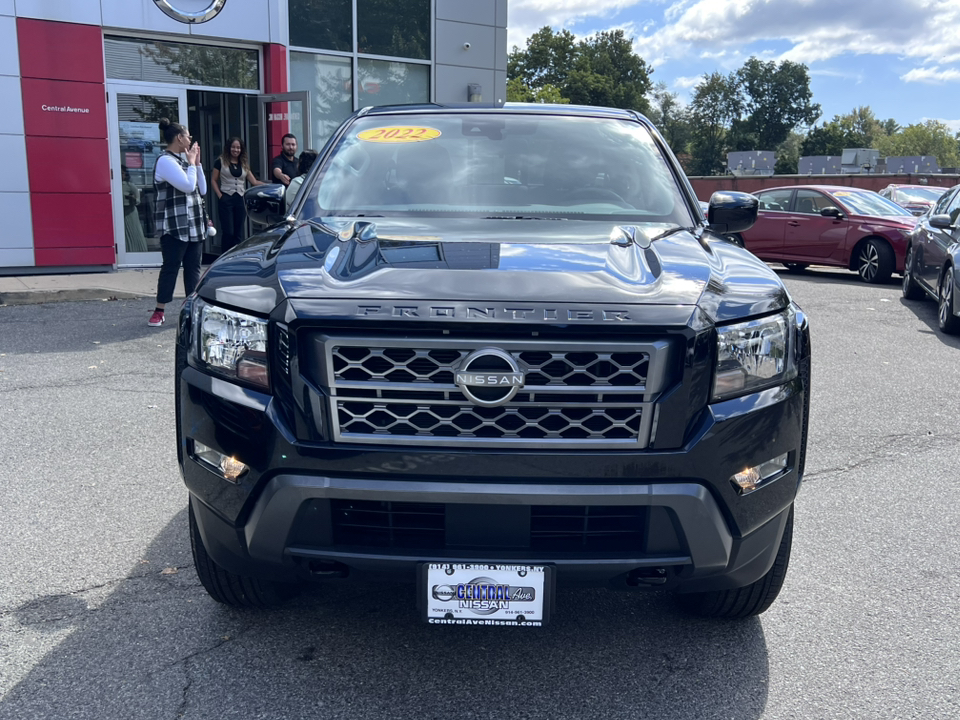 2022 Nissan Frontier SV 2