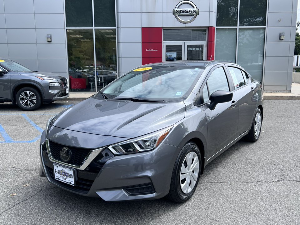 2021 Nissan Versa 1.6 S 1