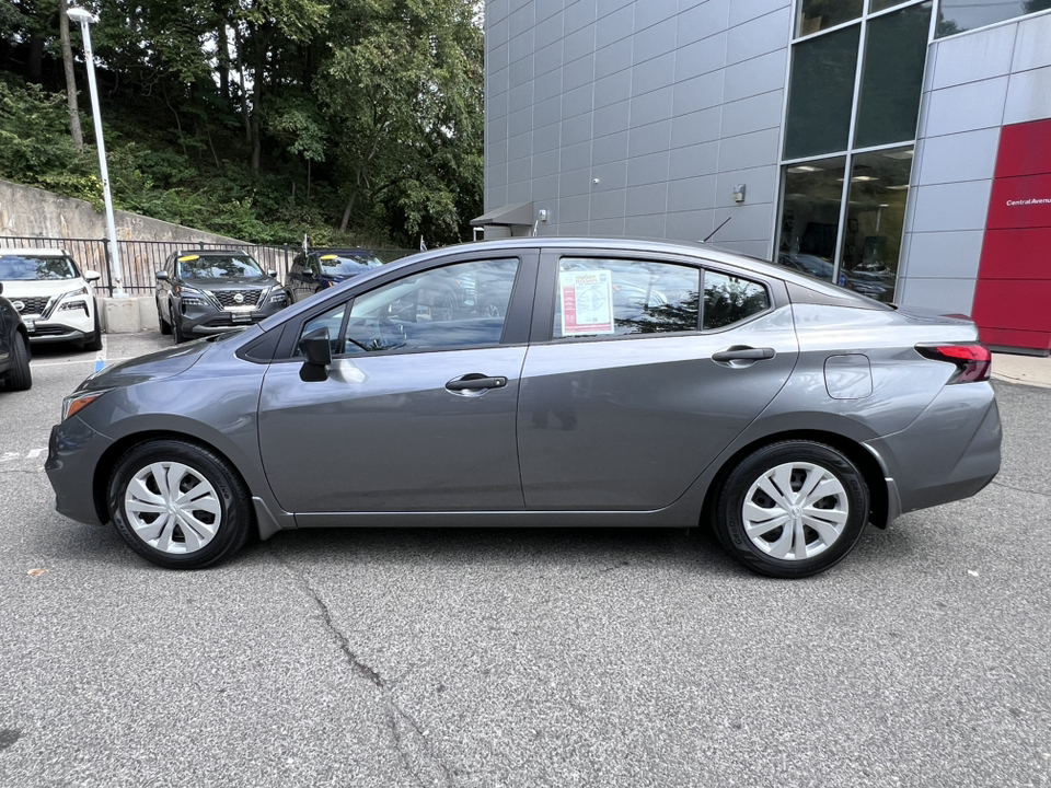 2021 Nissan Versa 1.6 S 3