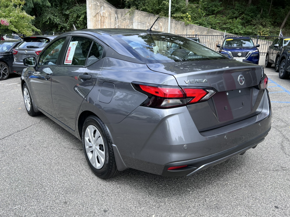 2021 Nissan Versa 1.6 S 4