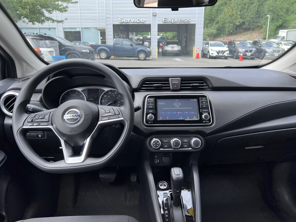 2021 Nissan Versa 1.6 S 13