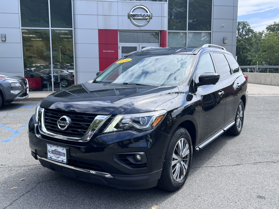 2019 Nissan Pathfinder SL 1