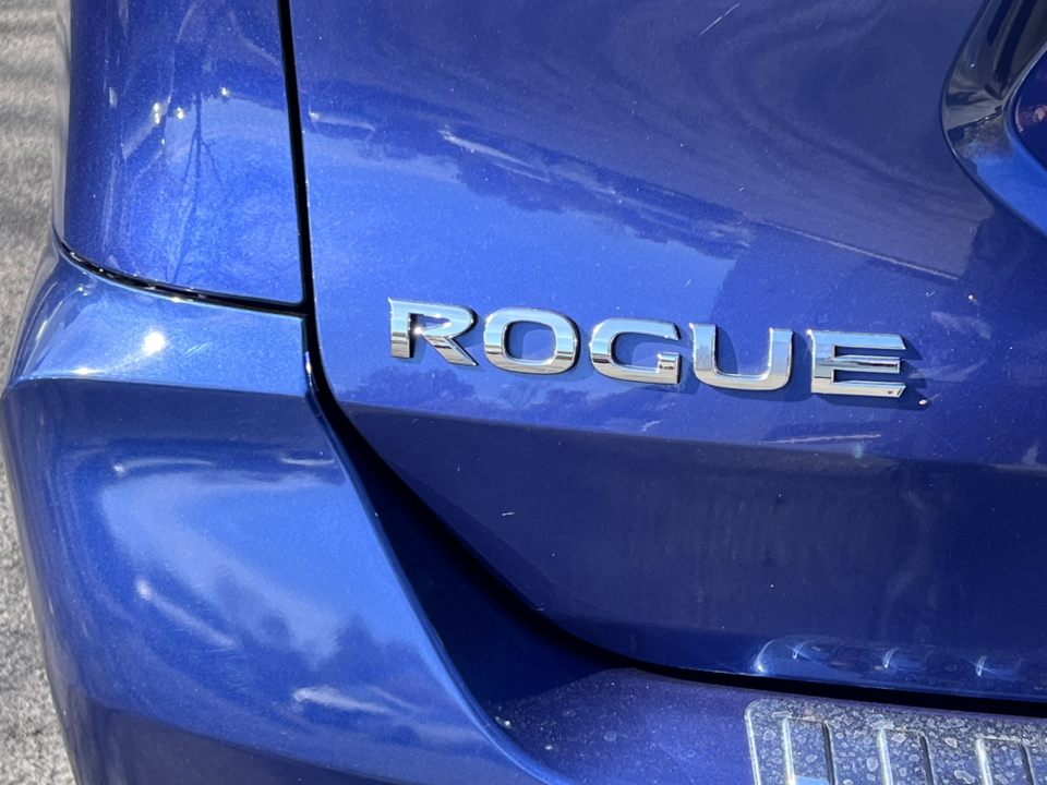 2018 Nissan Rogue SV 34