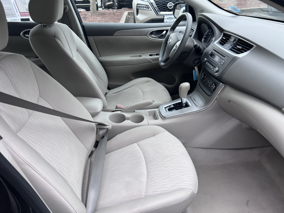 2014 Nissan Sentra SV 26