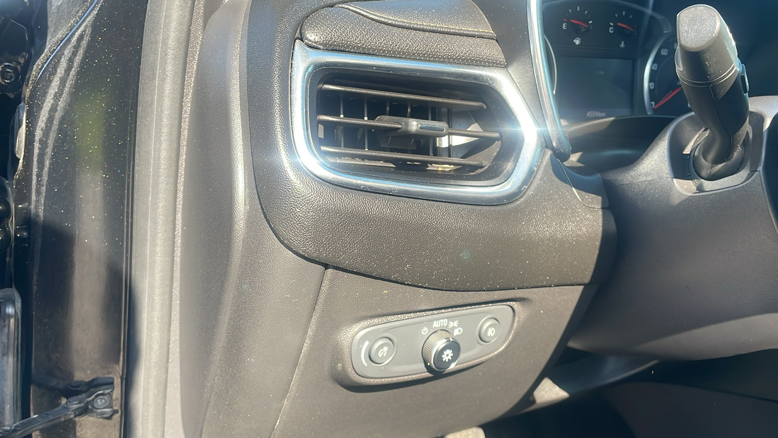 2019 Chevrolet Equinox Premier 10