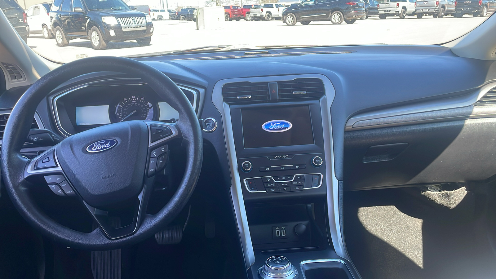 2019 Ford Fusion SE 12
