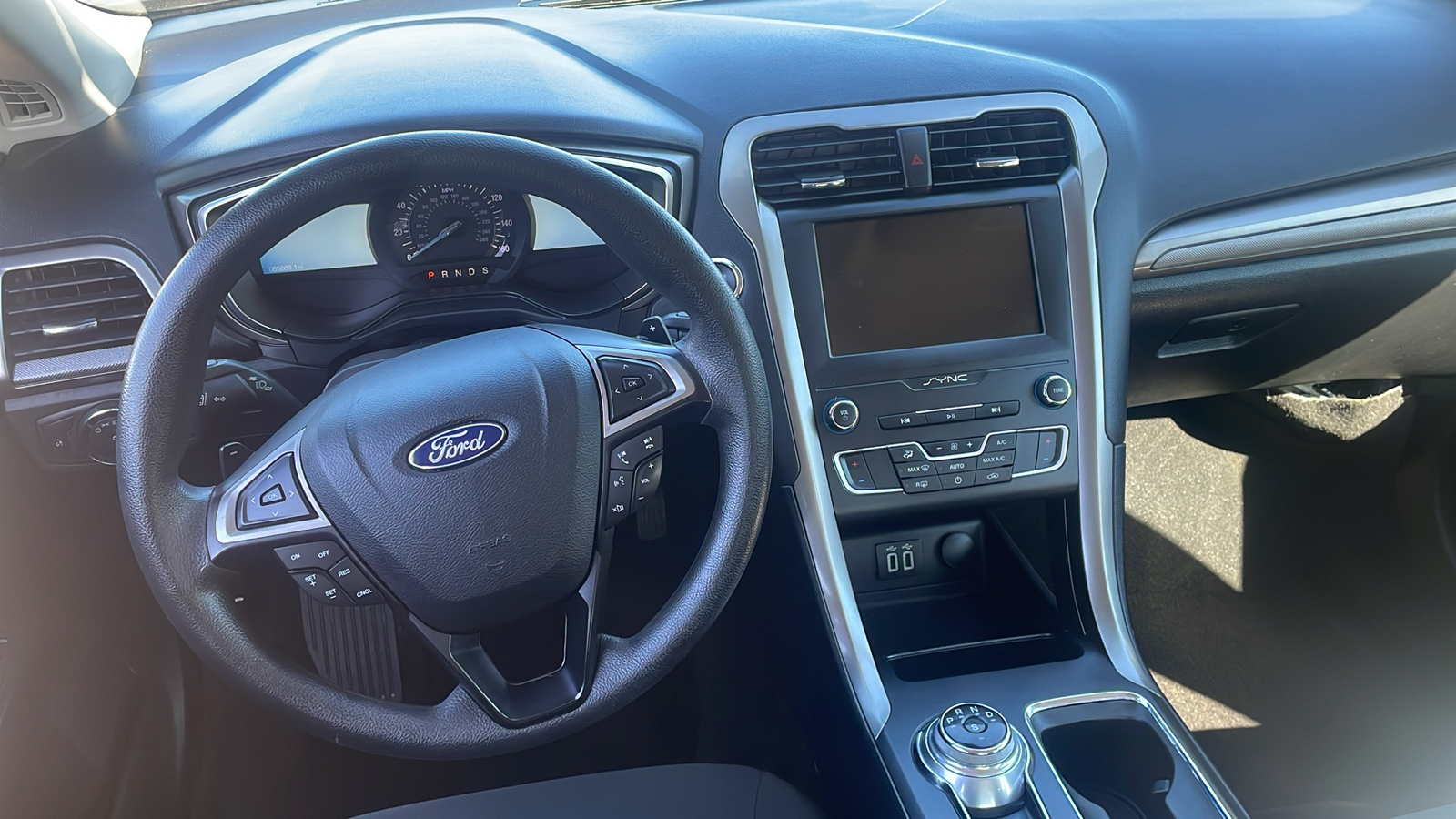 2019 Ford Fusion SE 13