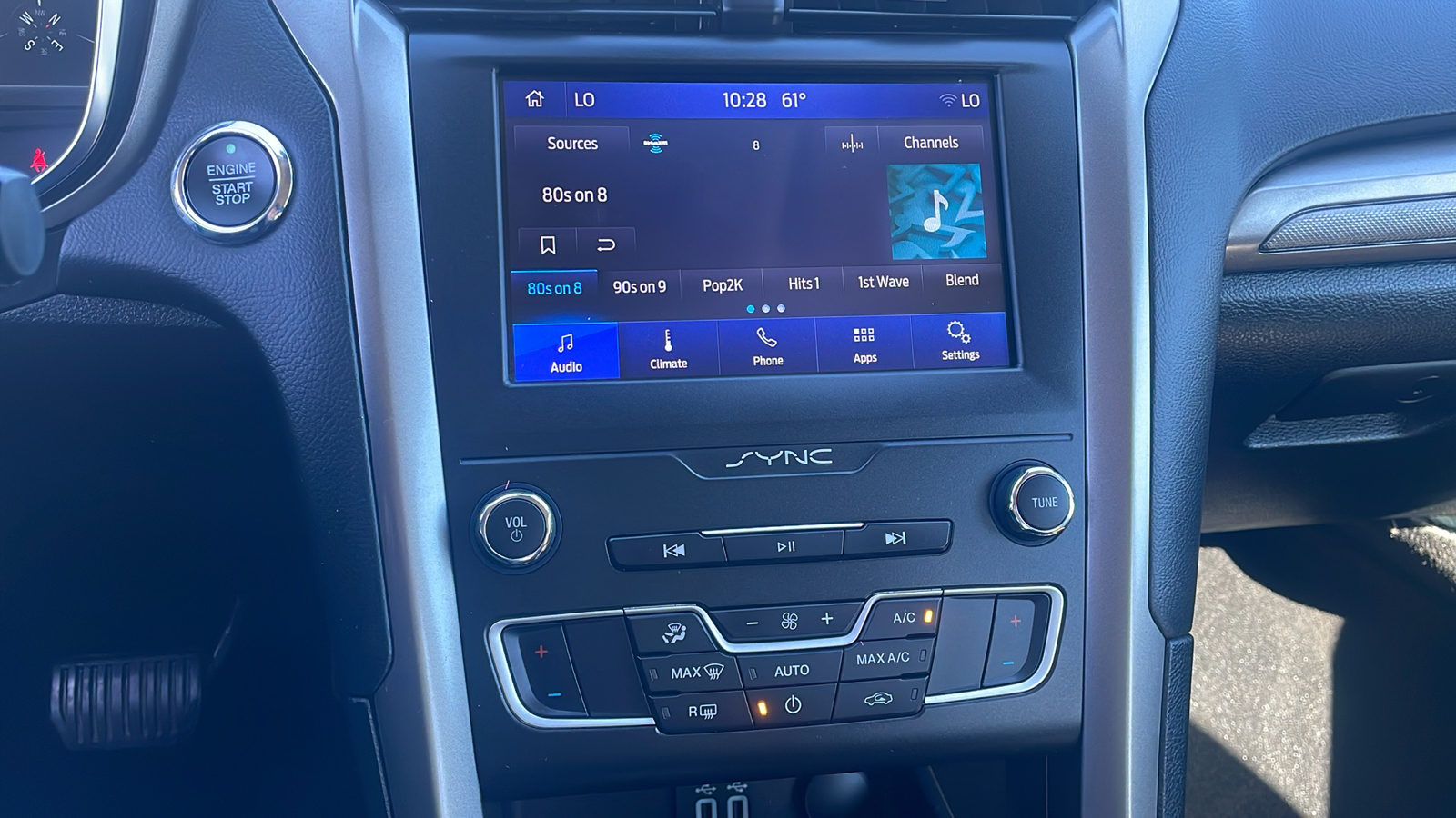 2019 Ford Fusion SE 19