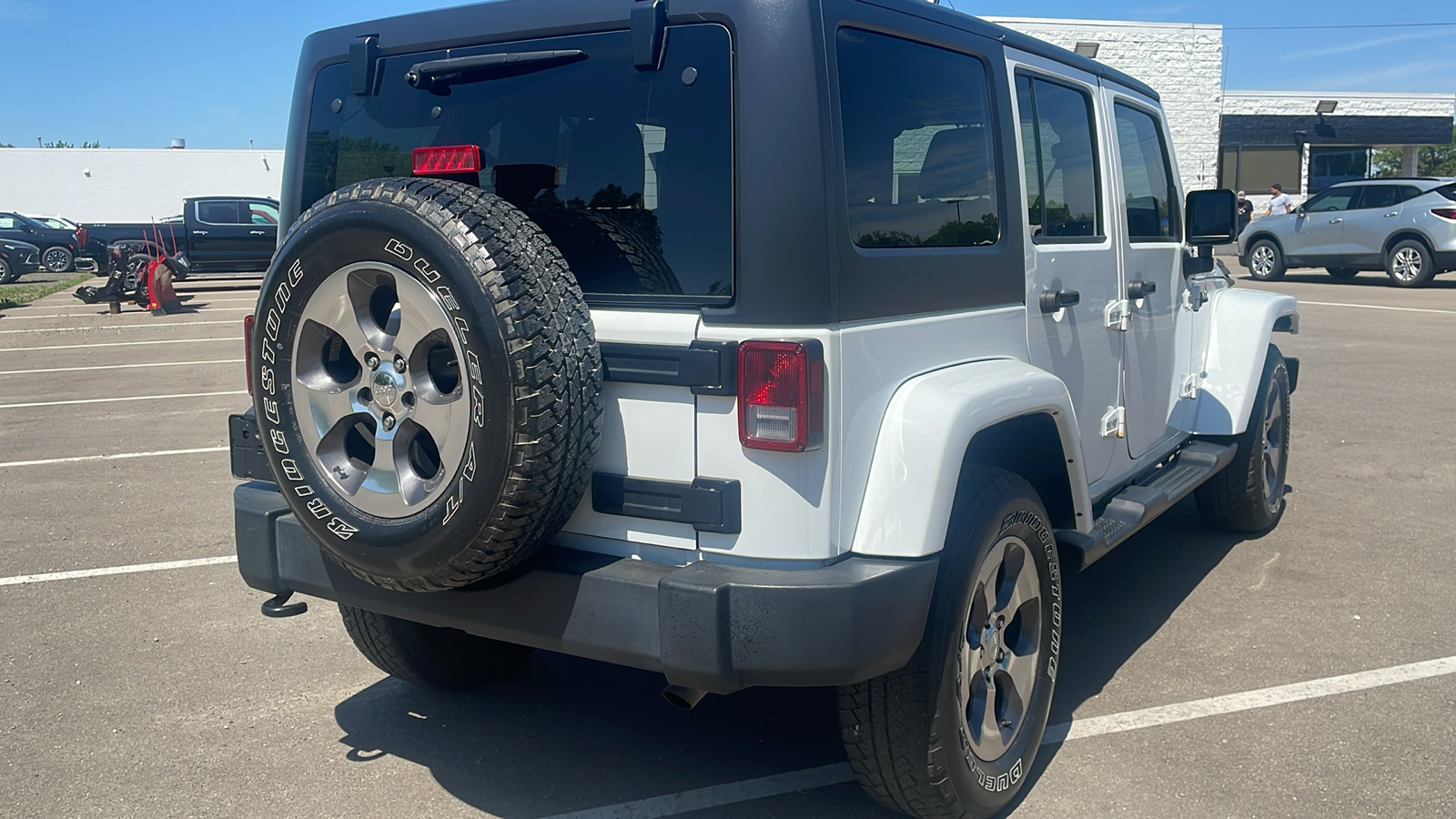 2017 Jeep Wrangler Unlimited Sahara 4