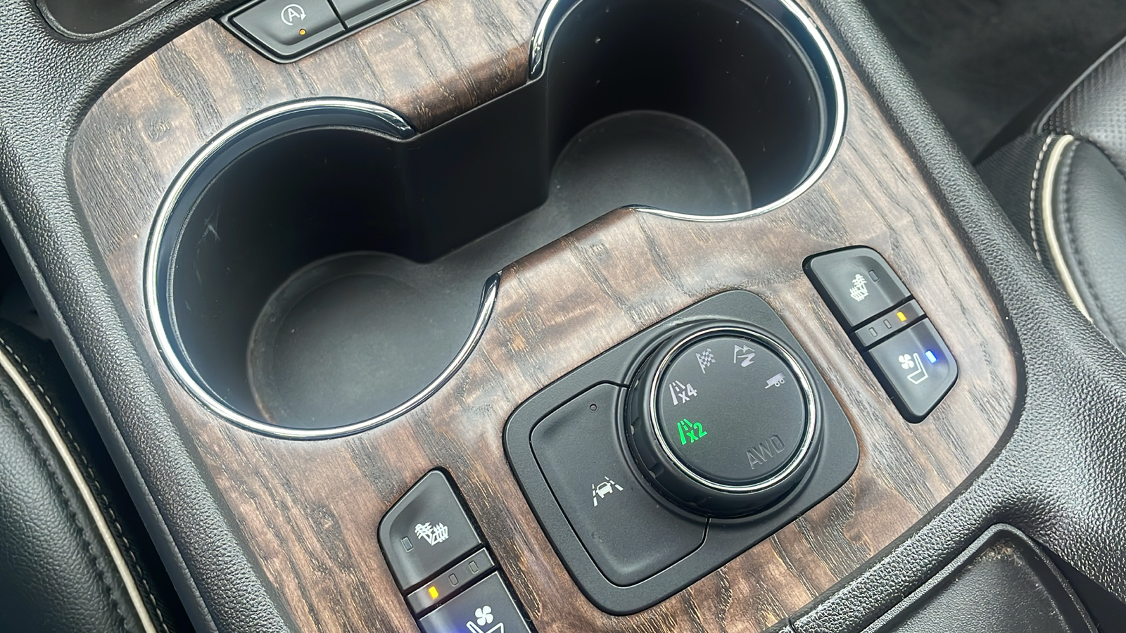 2021 GMC Acadia Denali 23