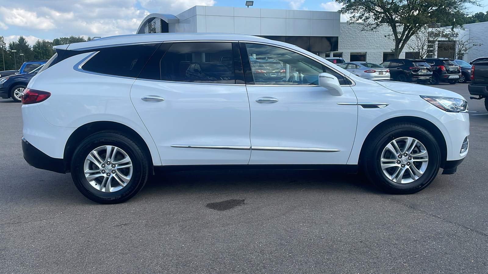 2019 Buick Enclave Essence 3