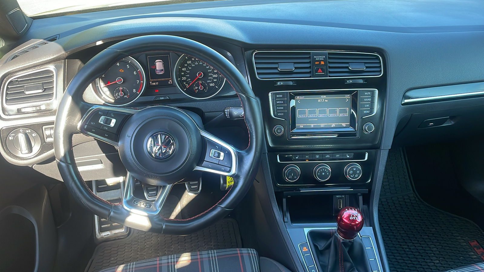 2015 Volkswagen Golf GTI 2.0T S 13