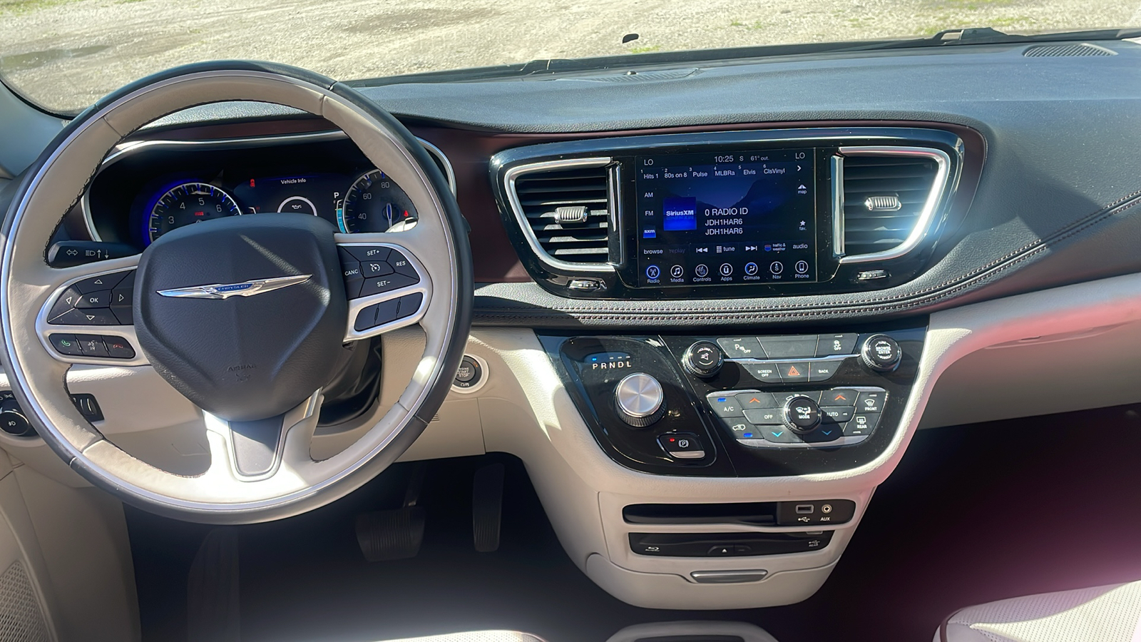 2017 Chrysler Pacifica Limited 12
