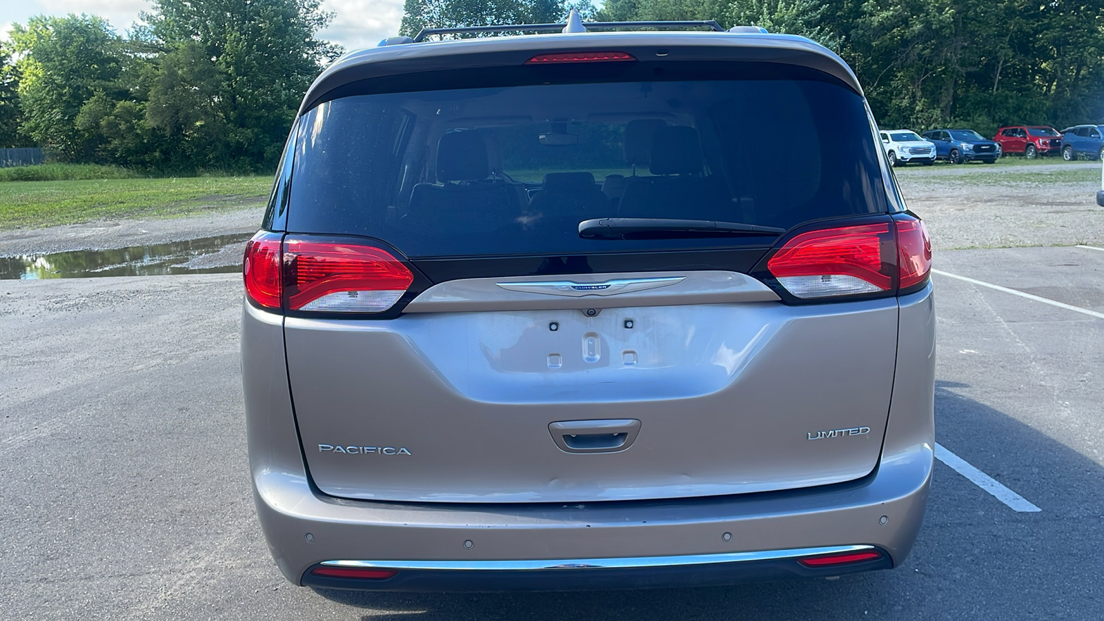 2017 Chrysler Pacifica Limited 31